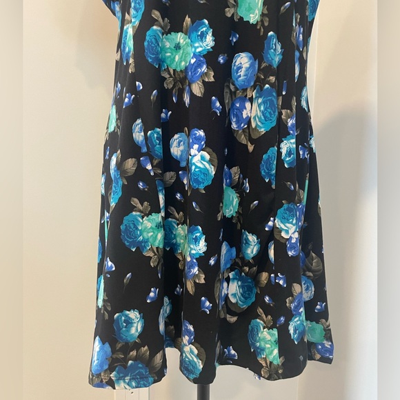 Lily Morgan Blue & Black Dark Floral Dress With Back Cut-Out EUC - Picture 4 of 11